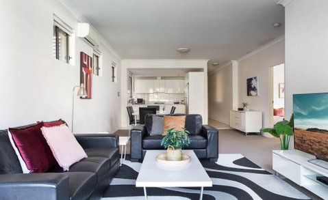 Spacious Two-Bedroom Apartment Near Hospital - ACT Tourism 0