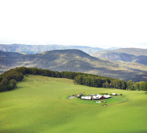 Spicers Peak Lodge - ACT Tourism 1