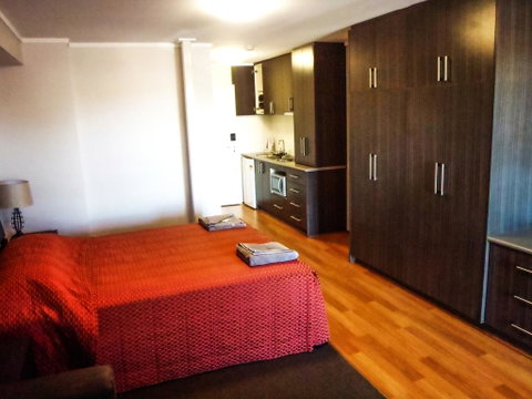 Spinifex Hotel - ACT Tourism 1