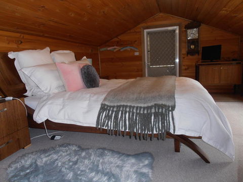 Springmead Rustic Cabin - ACT Tourism 2