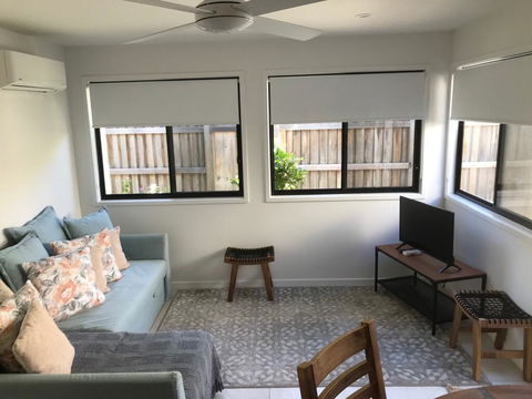 St Clair's Apartments, Cotton Tree - ACT Tourism 3