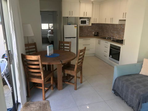 St Clair's Apartments, Cotton Tree - ACT Tourism 2