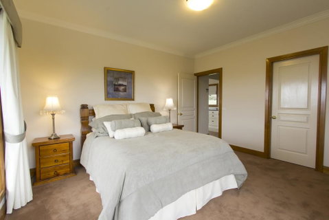 Stay Bathurst - ACT Tourism 0