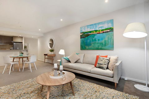 StayCentral On Nott - ACT Tourism 1