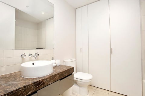 StayCentral On Nott - ACT Tourism 3