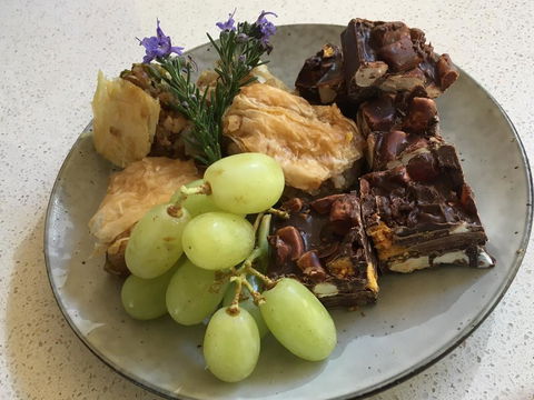 Stephanies Country Cottages - ACT Tourism 0