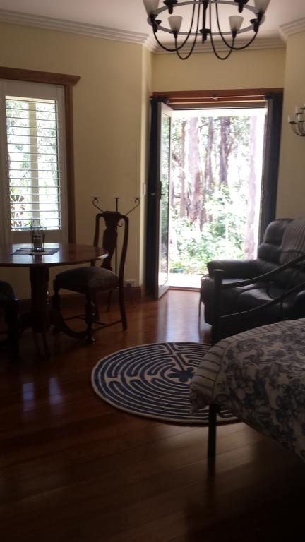 Stringybark Hills Retreat - ACT Tourism 3