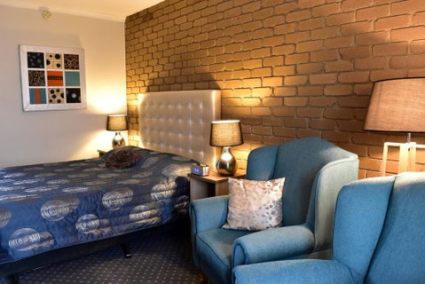 Strzelecki Motor Lodge - ACT Tourism 1