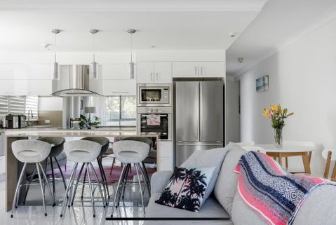 Stunning Burleigh Beach Apartment - ACT Tourism 0
