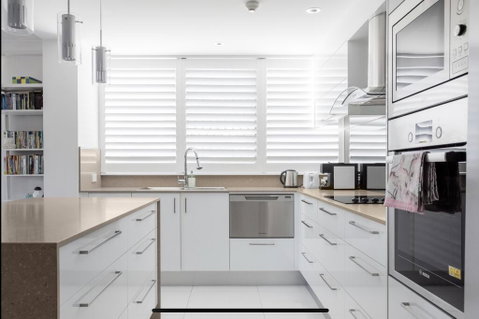 Stunning Burleigh Beach Apartment - ACT Tourism 1