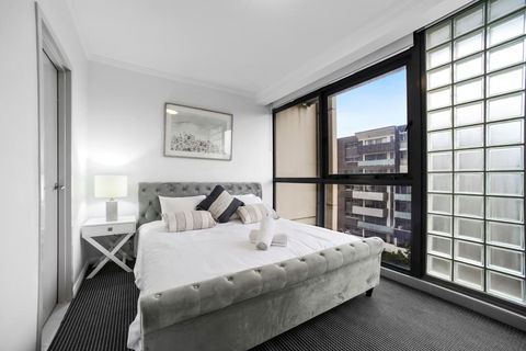 Stylish And Spacious Apt With Double Living Room - ACT Tourism 2