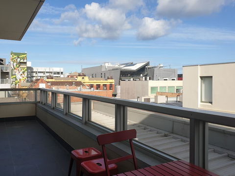 Stylish Modern 3BD Retreat At An Amazing Location - ACT Tourism 1