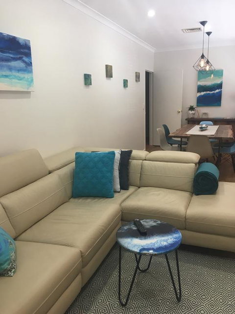 Stylish North Perth On Cafe Strip - ACT Tourism 1