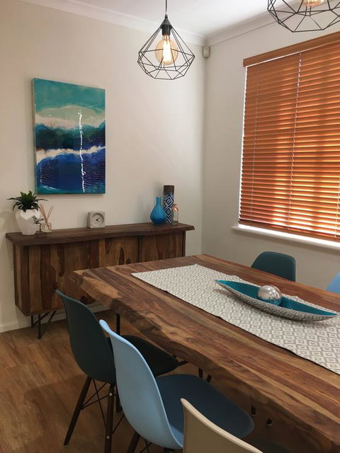 Stylish North Perth On Cafe Strip - ACT Tourism 3