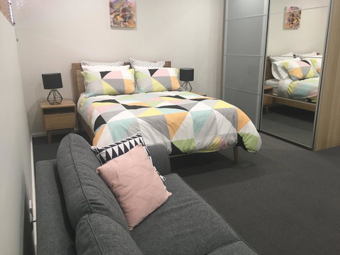 Stylish North Perth On Cafe Strip - ACT Tourism 2