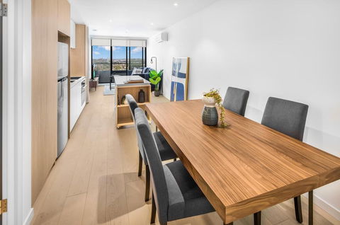 Stylish One-Bed Apartment With Balcony And Parking - ACT Tourism 2