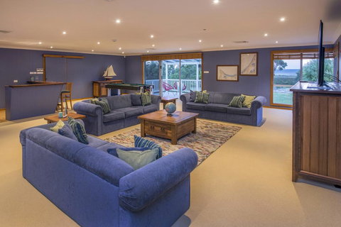 Sugar Shack - Character Family Home Right On The Ocean - ACT Tourism 3