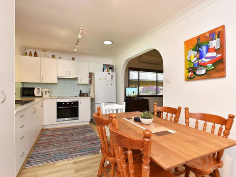 Summerfield Cottage - Hunter Valley, Renovated House In Central North Rothbury - ACT Tourism 2
