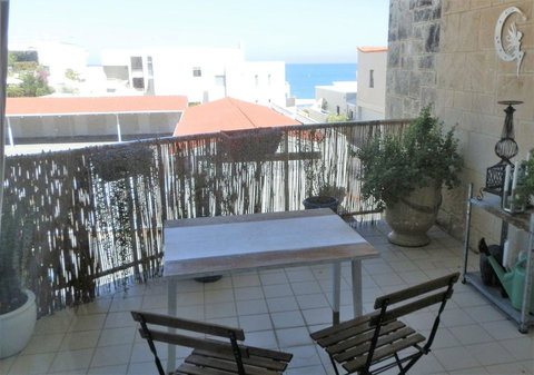 Sun, Sand, Sea And Salty Kisses Cottesloe Beach House - ACT Tourism 3