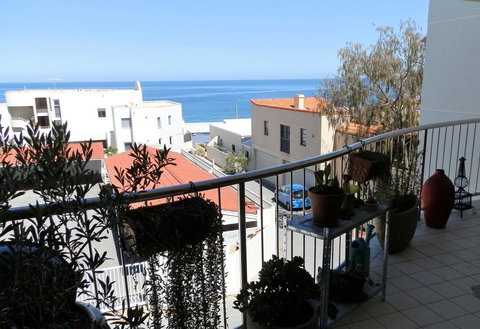 Sun, Sand, Sea And Salty Kisses Cottesloe Beach House - ACT Tourism 0