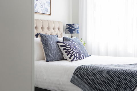 Sunny Apartment In Quiet And Green Neighbourhood - ACT Tourism 3