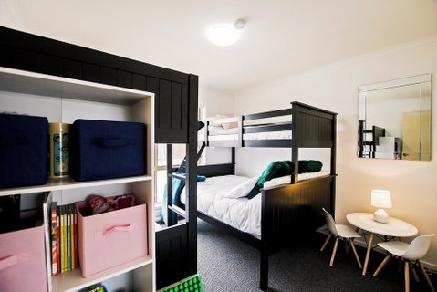 Sunny Shackell - Echuca Moama Holiday Accommodation - ACT Tourism 2