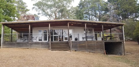 Sunny Corner Lake Eildon - ACT Tourism 0