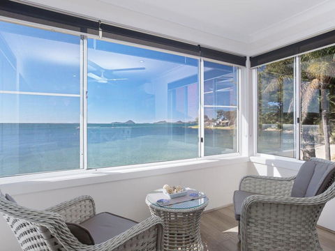 Sunrise Waters', 2/63 Soldiers Point Road - Stunning Waterfront Property - ACT Tourism 3