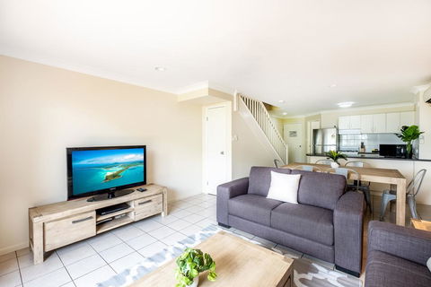 Sunset Waters Apartments - ACT Tourism 1