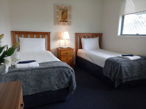 Sunshine Towers Holiday Apartments - ACT Tourism 3