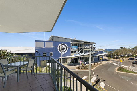 Surfcomber On The Beach - ACT Tourism 3