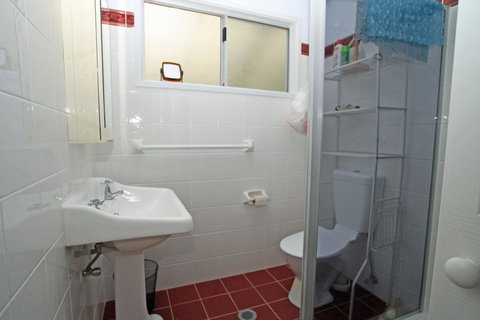 Surfer's Rest In Berrara - ACT Tourism 3