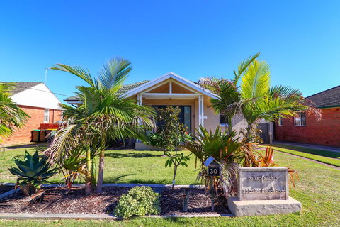 Surfside - ACT Tourism 0