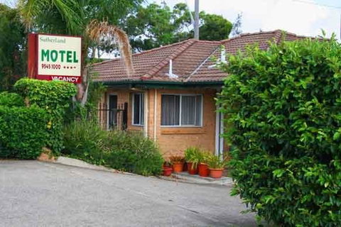 Sutherland Motel - ACT Tourism 0