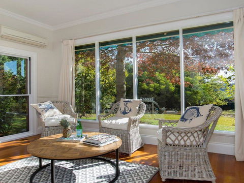 Sutton Downs - Renovated Country Home On 100 Acres - ACT Tourism 3