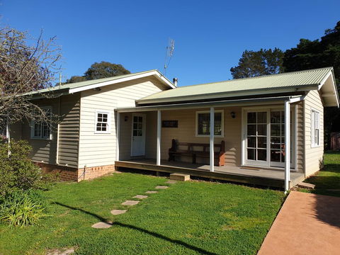 Sutton Forest Cottage - ACT Tourism 0