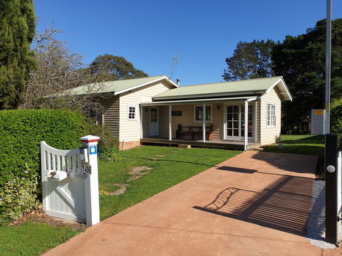 Sutton Forest Cottage - ACT Tourism 1