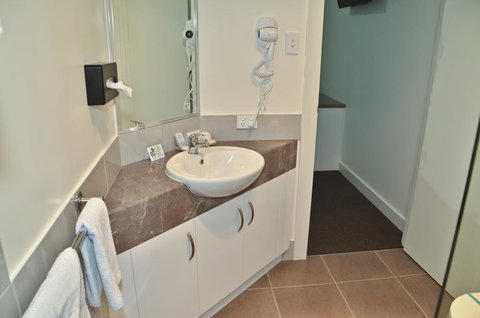 Swagsman Motel - ACT Tourism 3