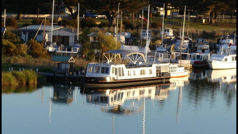 Swamp Fox Luxury 2BR Dutch Barge - ACT Tourism 0