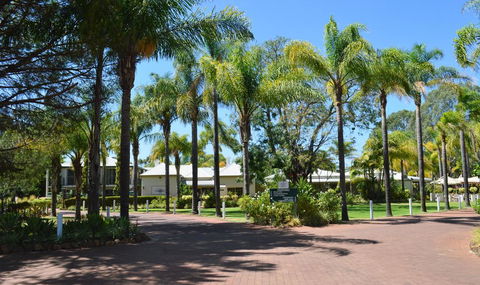 Swan Valley Oasis Resort - ACT Tourism 0