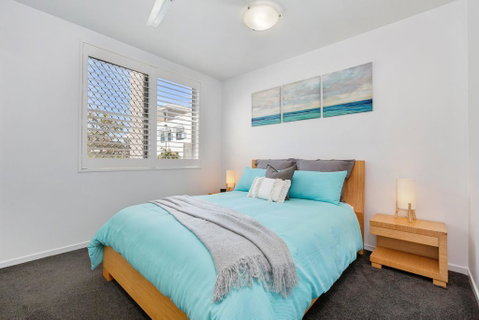 SWIM UP DRIFT APARTMENT 12 South - ACT Tourism 3