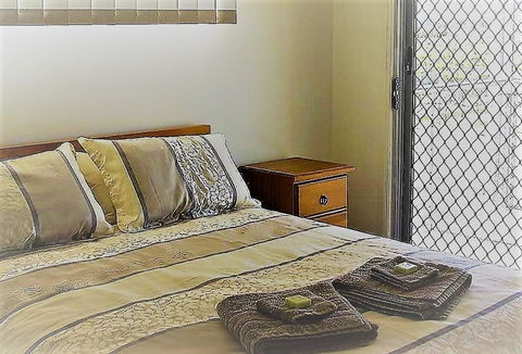Taits Place Vineyard B & B - ACT Tourism 1