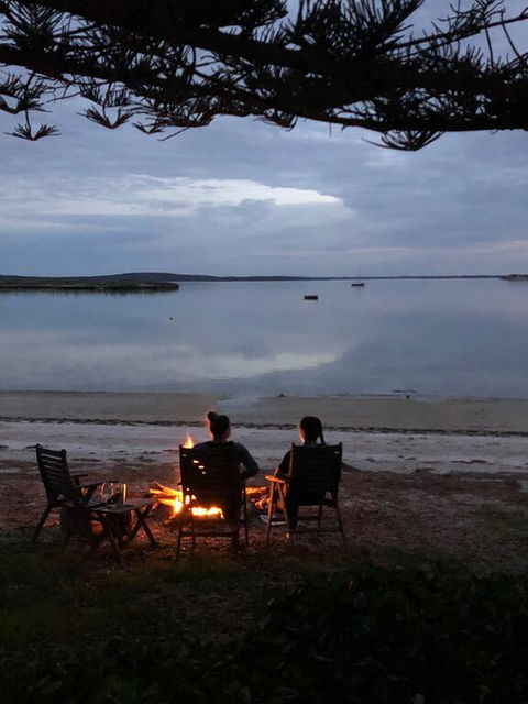 Tall Pines Beach House At Mount Dutton Bay (part Of Coffin Bay Waterways) - ACT Tourism 3