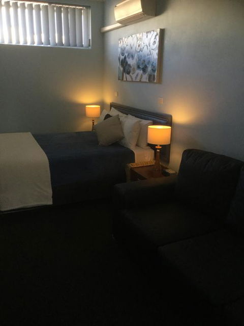 Tall Timbers Motel - ACT Tourism 0