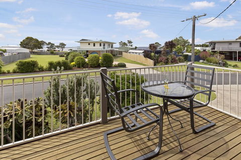 Tanjil - A Stroll From The Water In Paynesville - ACT Tourism 1