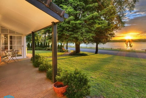 Tara Downs On Lake Albert - ACT Tourism 0