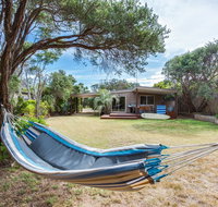 Tasman Surf House - so close to the beach - ACT Tourism