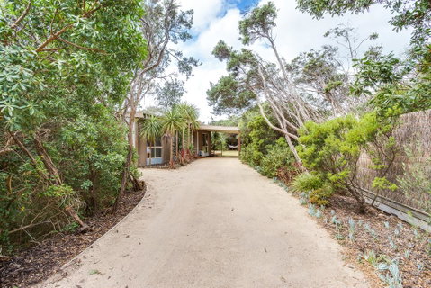 Tasman Surf House - So Close To The Beach - ACT Tourism 2