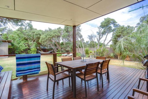 Tasman Surf House - So Close To The Beach - ACT Tourism 1