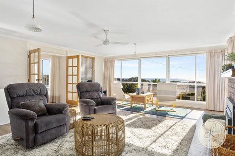 TASSIE SEASIDE SERENITY - L'Abode Accommodation - ACT Tourism 0